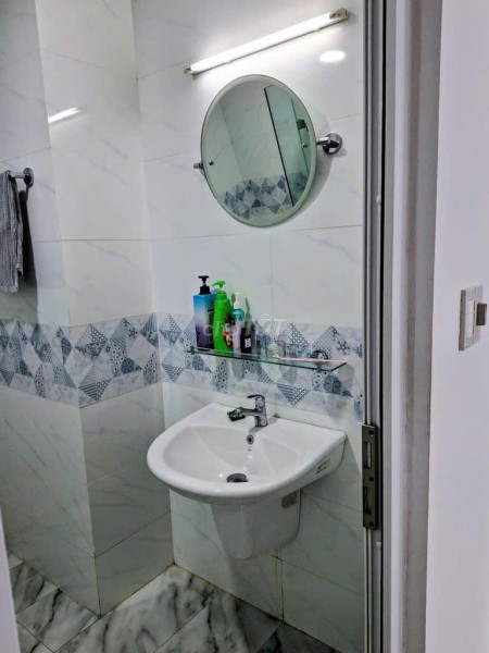 Cho thuê căn hộ Green River P6 Q8. Dt : 65m 2pn 2wc.