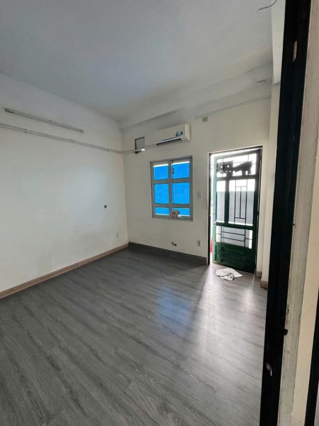 Chung cư Nơ Trang Long, BT: 60m2, 1p ngủ, có nội thất, 8tr