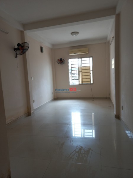 Phòng cho thuê lầu 1 - 30m2, đầy đủ tiện nghi quận 11