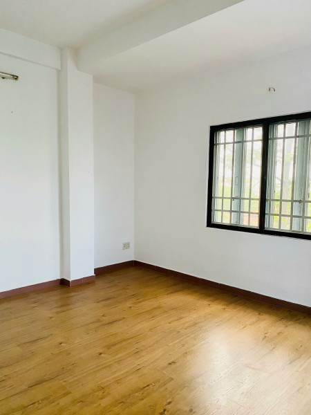 Cần cho thuê căn hộ Him Lam 3 Tơ P7Q8. Dt : 80m 2pn 1wc. Lầu 3 thang bộ