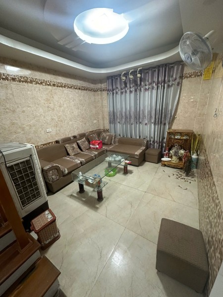 Cho thuê nhà nguyên căn để ở hộ gia đình, văn phòng hoặc dạy học
