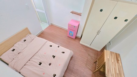 Còn 2 phòng full nội thất y như hình, cửa sổ to, sát Q1, ngay Hàng Xanh, Thị Nghè !