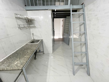 Phòng nhỏ 1 người, sẵn máy lạnh có gác WC riêng cách học viện Bưu chính chỉ 3P đi xe
