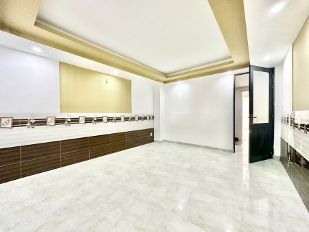 PHÒNG RỘNG thoải mái cho gia đình Bến Lội, Bình Tân