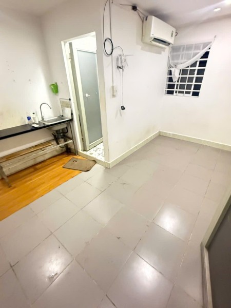 Phòng máy lạnh 2,5 triệu Đường Nguyễn Văn Linh Quận 8