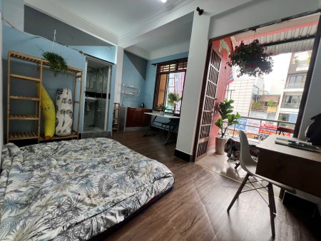 Phòng có cửa sổ + ban công 25m2 ngay Lạc Long Quân và Đông Hồ
