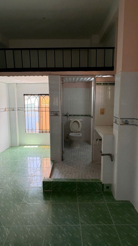 Phòng trọ quận 10 đường CMT8 (gần sân khấu Lan Anh)