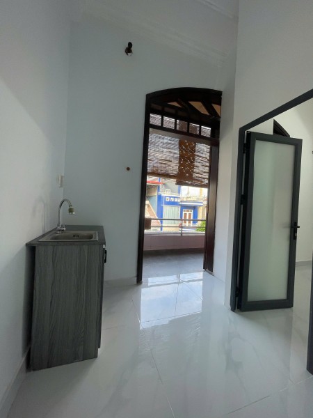 8tr5 căn 2PN 2ML nội thất cơ bản rộng 40m2 Ban Công Riêng + Phòng Khách, Tách Bếp + Xe Hơi Tận Cửa g