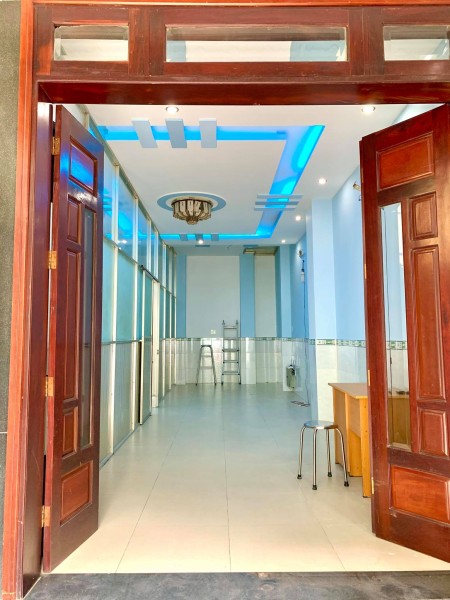 Cho thuê mặt bằng làm văn phòng tại Quận 10 (Đối diện Nhà thi đấu Phú Thọ)