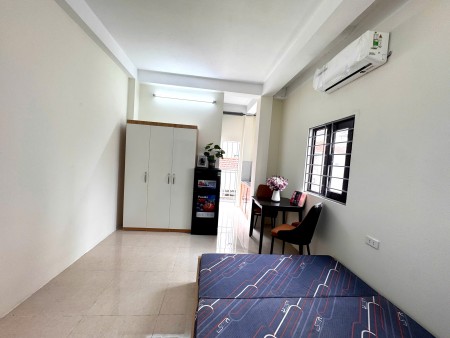 Cho thuê phòng studio rộng có ban công thoáng đủ tiện nghi không chung chủ có thể đi lại thoải mái