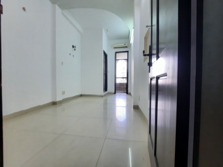 PHÒNG BAN CÔNG MÁY LẠNH SẠCH ĐẸP THOÁNG MÁT NGAY LÊ VĂN SỸ Q3