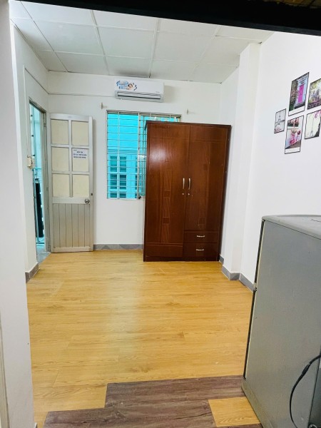 Phòng lầu 1 (105), cửa sổ thoáng mát, full nội thất như hình, hỗ trợ deal xuống khi ưng phòng