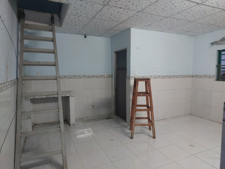 Phòng trọ cho thuê 18m2 có gác ở đường Nguyễn Thị Kiểu, phường Tân Thới Hiệp