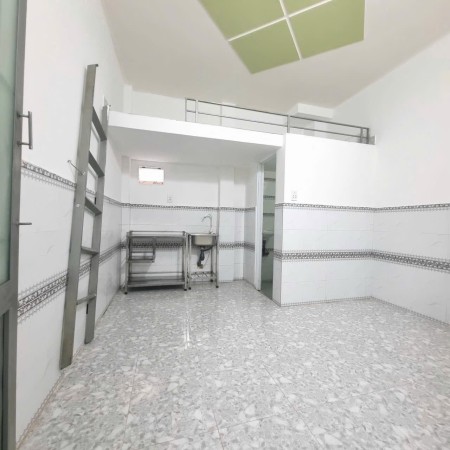  2.890.000 - CAM KẾT NHƯ HÌNH 100% - 30M2 - CÓ MÁY LẠNH - CỬA SỔ TRỜI - MIỄN PHÍ XE