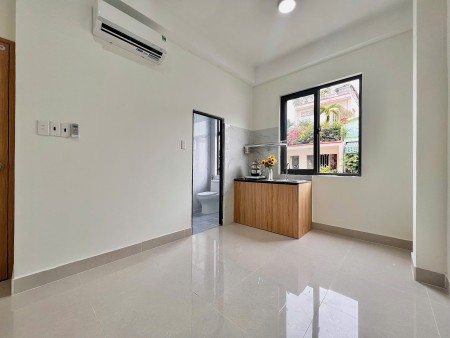 PHÒNG CỬA SỔ TRỜI MỚI XÂY - THANG MÁY BÙI ĐÌNH TÚY