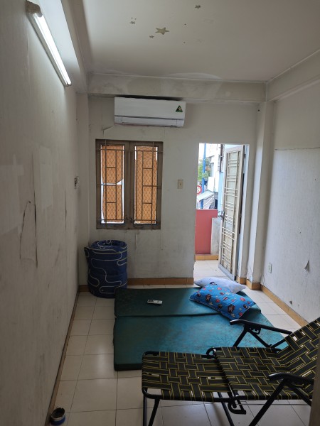 Phòng trọ sinh viên - tặng máy lạnh - bao điện nước