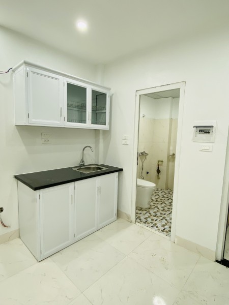 Cho thuê CCMN 27m2, ban công thoát hiểm an toàn, vị trí thuận tiện, view triệu đô, giá từ 4,x triệu