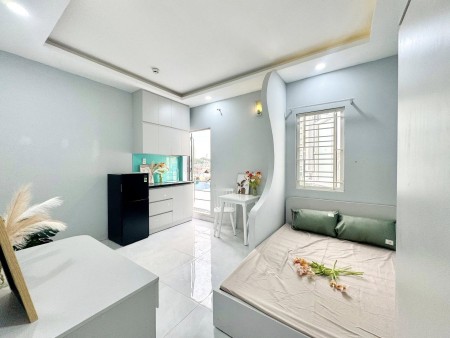 PHÒNG CỬA SỔ MỚI XÂY PHẠM VĂN BẠCH TÂN BÌNH