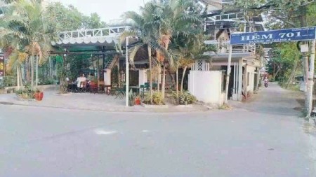 Cho thuê nhà hẻm 701 đường 3/2 có sẵn tủ lạnh và máy lạnh giá 4.5tr