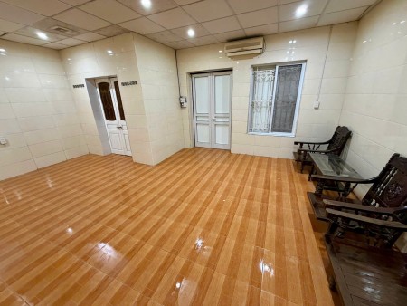 Chính chủ cho thuê nhà riêng Lê Duẩn 80m², 2PN, có sân vườn, 6.5 triệu/tháng