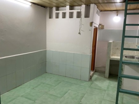 CHO NỮ THUÊ NHÀ 2tr/th , F14, Q6 (nhà 3 x4) 1 lầu.