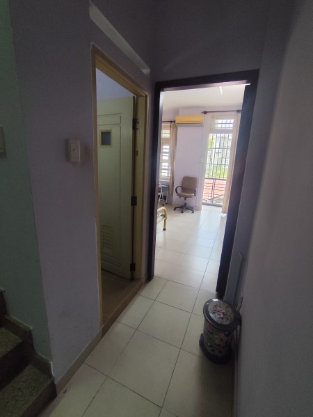 Phòng ban công và cửa sổ thông thoáng, không chung chủ