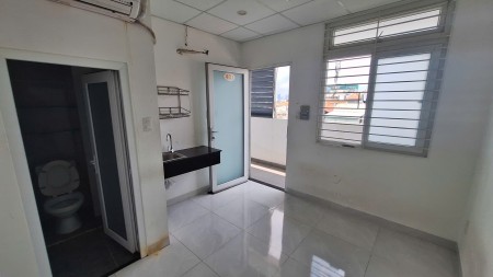 Cho thuê phòng cửa sổ thoáng mát gân KCX Tân Thuận Q7