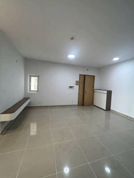 Topaz Home,- Phan Văn Hớn: Căn 2p ngủ-2wc rộng 85m2, giá 8tr/th