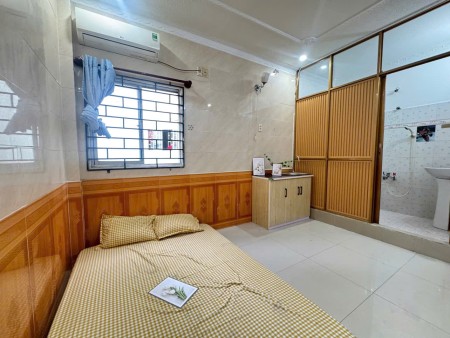 Cho thuê phòng trọ studio full nội thất gần Hàng Xanh, Bình Thạnh – Rộng rãi ,cửa sổ lớn
