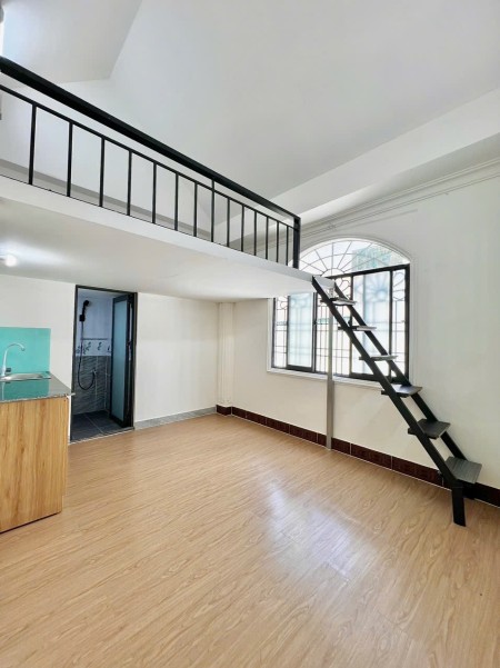 Cho Thuê Phòng Có Gác Cửa Sổ Trời Gần Đại Học Kinh Tế UEH - ĐH Bách Khoa - ĐH Hoa Sen - ĐH Sài Gòn