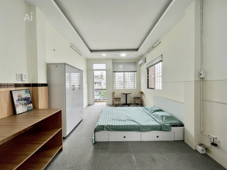 CHDV ban công FULL NT đường hiền vương tân phú 30m2 WC riêng