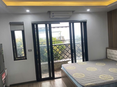 Cho thuê Căn hộ chung cư mini Full đồ cao cấp. Ban công View Hồ Tây cực Chill. Chỉ 7.5tr