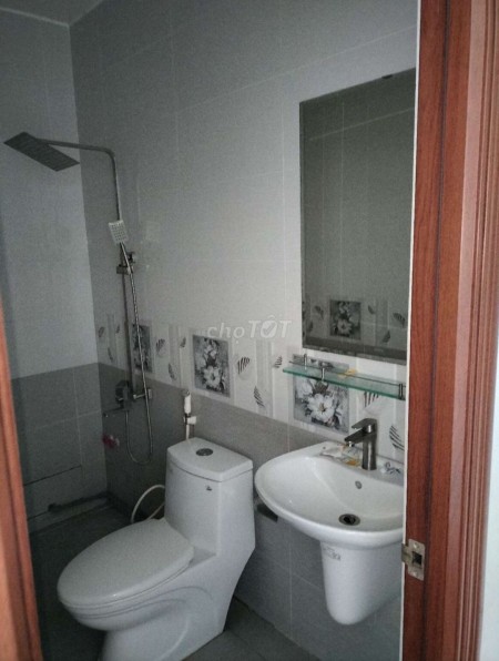 Cho thuê phòng ban công, có máy lạnh, 878C Hà Huy Giáp giá 2,7 triệu