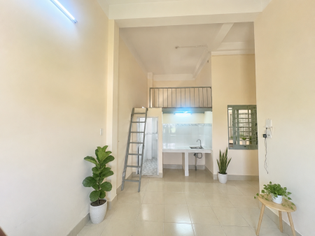 PHÒNG RỘNG GÁC CAO, cửa số cực thoáng – Đường Làng Tăng Phú giao Lê Văn Việt