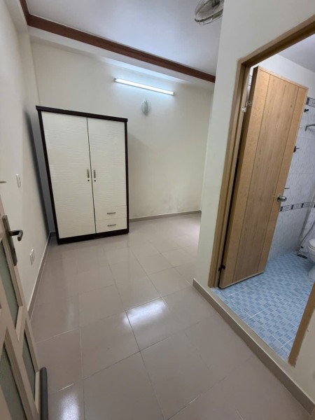 Quận 10, Cho thuê phòng, máy lạnh, toilet riêng trong phòng, tủ lạnh, tủ quần áo, khu an ninh...