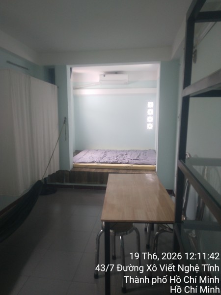 CHO NỮ ĐỘC THÂN THUÊ PHÒNG: Lầu 1; 30m2, máy lạnh, tủ lạnh, bếp, tủ, 2 cửa sổ, rèm,...