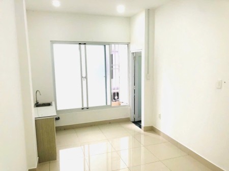 PHÒNG TRỌ QUẬN 11 - GIÁP QUẬN 10 - BAN CÔNG - THANG MÁY