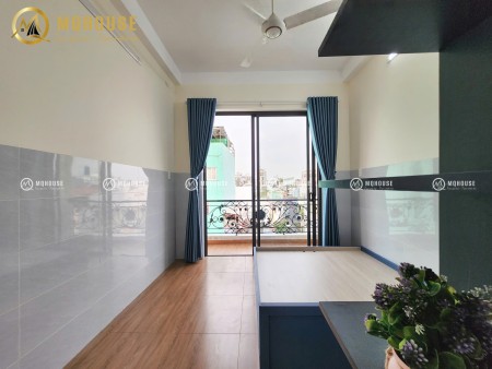 Studio View Ban Công Full Nội Thất Tách Bếp Ngay Lạc Long Quân