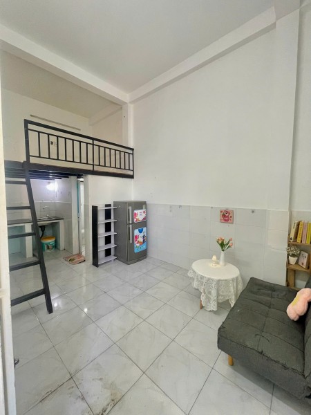 PHÒNG TRỌ GÁC CAO NGAY SAU LƯNG ĐẠI HỌC CÔNG THƯƠNG FULL NỘI THẤT