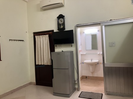 Cho thuê phòng trọ đầy đủ tiện nghi, máy lạnh, tắm nước nóng, giặt máy Quận 7