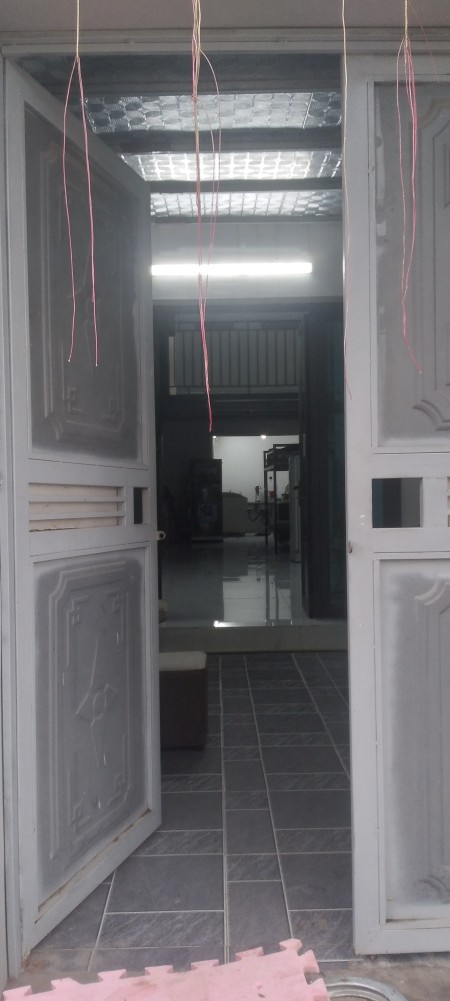Cần 1 hoặc 2 b ở ghép cùng mih. Diện tích60m2. Điều hòa nóng lạnh có đủ. 1tr/1 tháng. 0965408151.