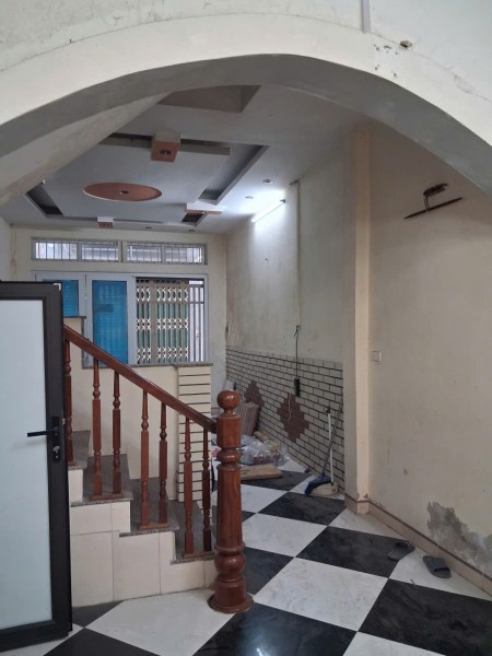 Cho thuê nhà 5 tầng - gần hồ Đền Lừ