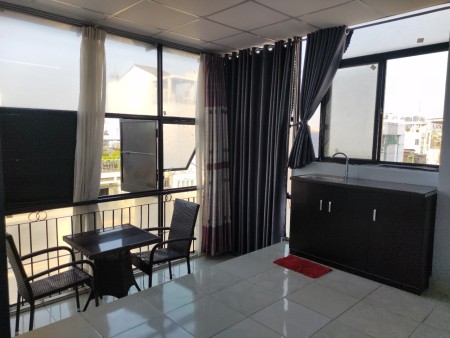Trọ bancol sạch sẽ thoáng mát, view mặt tiền đường phố