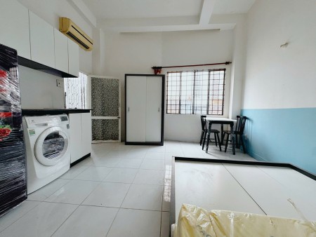 Cho thuê căn hộ cửa sổ lớn, full NT, máy giặt riêng - Ngô Tất Tố gần Hutech, UEF, HIU, FTU, UTH