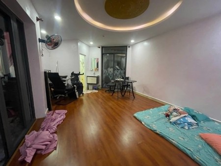 Tìm 2 nữa ở ghép phòng lớn ở tầng trệt