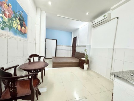 Ngay Phạm Văn Đồng, cầu vượt Linh Xuân, Phòng full nội thất, rộng rãi
