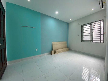 Đi ngang Q7, ghé coi phòng, phòng đẹp giá phải chăng 