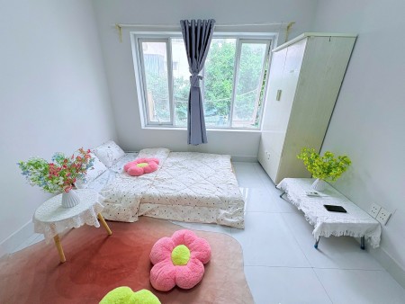 Phòng cửa sổ to siêu thoáng full nội thất ngay ngã tư Hàng Xanh gần Đại Học GTVT, FTU, Hutech