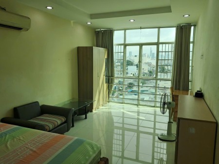 Phòng ban công không máy lạnh ở Hoàng Anh Gia Lai 1 với an ninh 24/24 ở Quận 7
