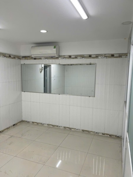 CHO THUÊ PHÒNG TRỌ GIÁ RẺ ,VỊ TRÍ TRUNG TÂM